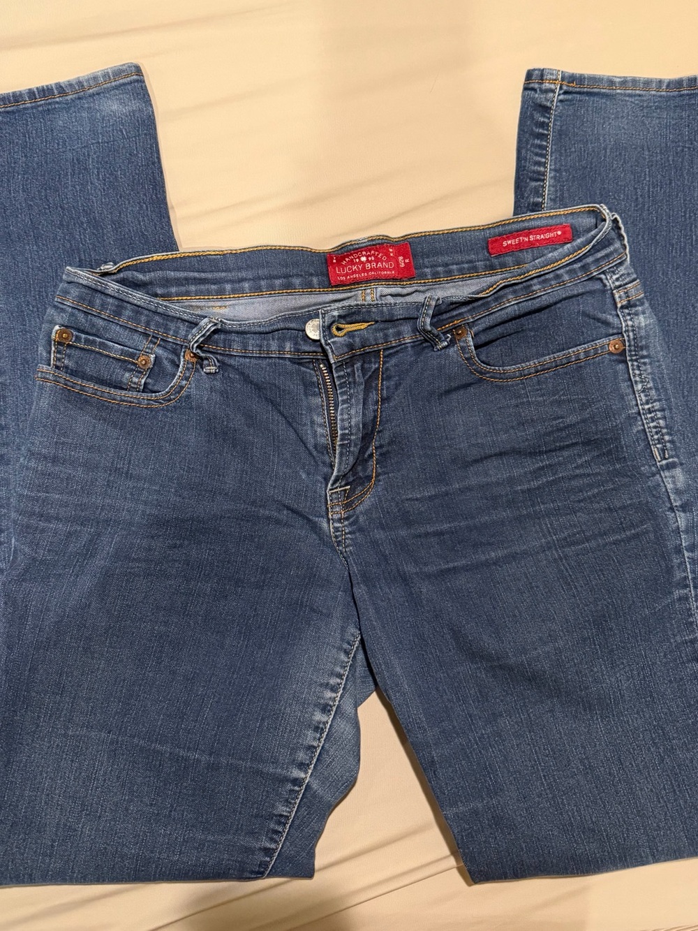 Lucky Brand Straight Leg Jeans in Medium Blue Wash